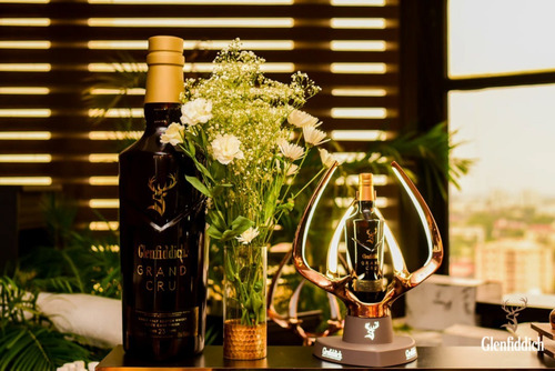 Imagen 6 de 10 de Whisky Glenfiddich Grand Cru 23 Años 700ml En Estuche