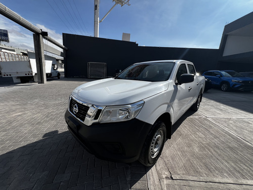 Nissan NP300 2.4 Doble Cabina Se Aa Pack Seg Mt