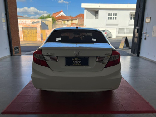 Imagem 5 de 16 de Honda - Civic 1.8 16v 4p Flex Lxs