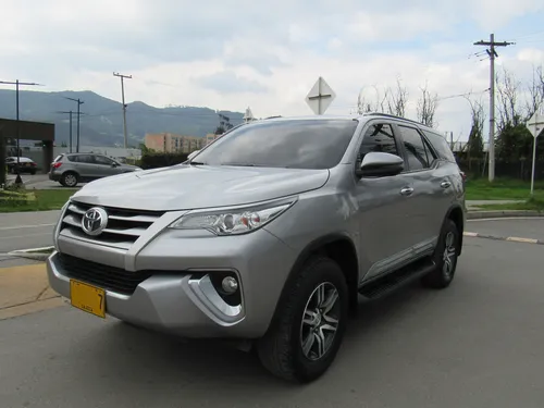 Toyota Fortuner 2.4 Street At 7As