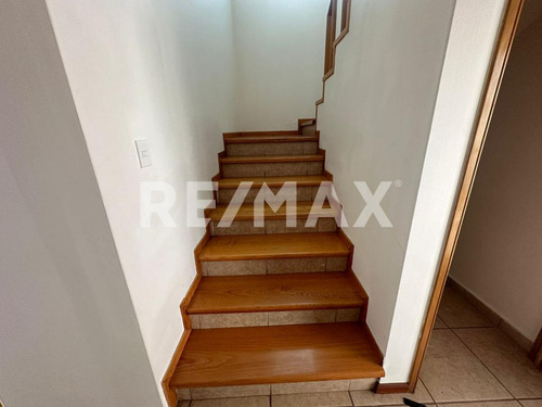 Casa En Venta En Condominio Claustros De Satiago