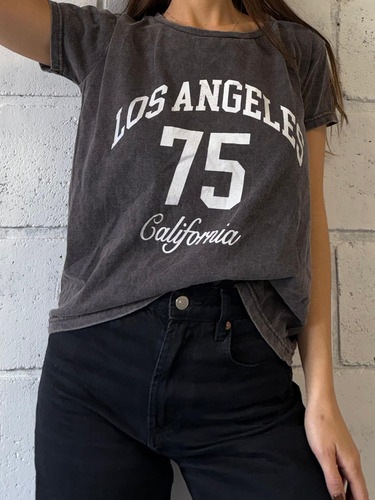 Remera Algodón Prelavado Estampada Mujer La Numero 75