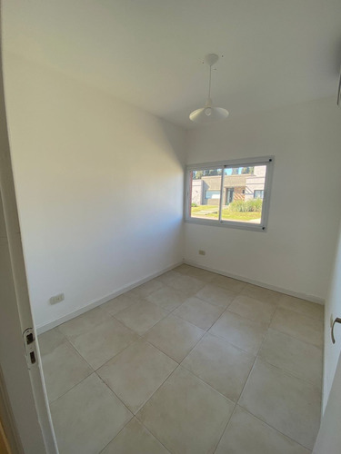Venta Hermosa Casa En Manzanares Chico
