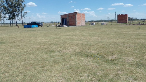 Lote 42 X 60, A 3km De Ruta 3 Altura Km48, U$s 25.000 Tomo Auto. Con Casita De 30m2, Acceso Por Calle Ripiada