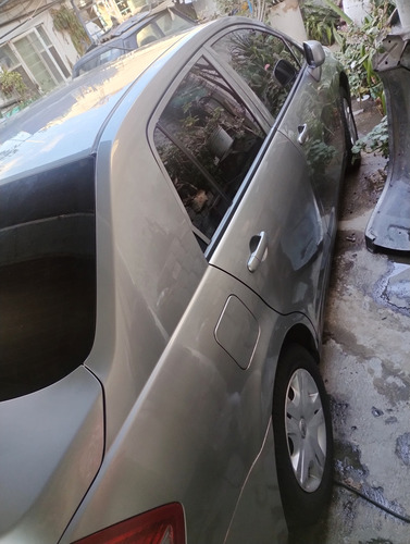 Nissan Tiida 1.8 Sense Sedan Mt