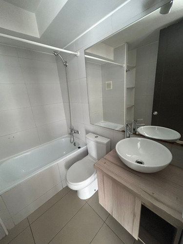 Arriendo Depto. De 2d1b En Pasaje Leonor Cepeda Con Carrion