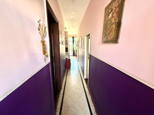 Casa En Venta De 4 Ambientes Con Jarín Y Cochera - Avellaneda