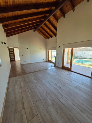 En Venta Casa En Rinconada De Los Andes Estilo Chilena 4h 3b