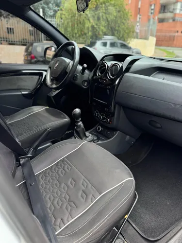 Renault Duster Oroch 2.0 Intens 4X4