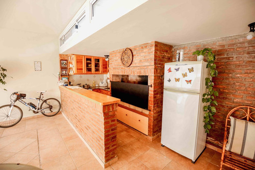 Imagen 9 de 20 de Casa En Venta De Tres Dormitorios Pileta, La Plata