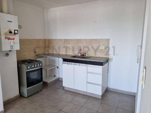 Imagen 8 de 13 de 45 Entre 30 Y 31 - Departamento Con Cochera En Venta. La Plata