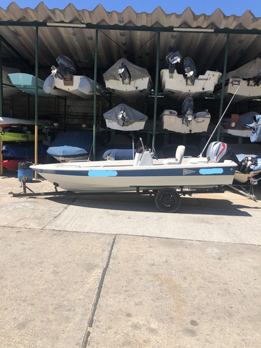 Lancha Pescadora Ligera Sin Motor