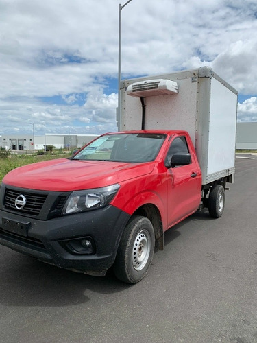 Imagen 1 de 7 de Nissan Np300 2019 2.5 Chasis Cabina Dh Pack Seg Mt