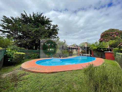 Venta De Casa En Parque Del Plata Sur Con Piscina