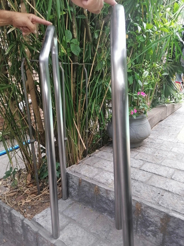 Pasamanos Para Piscinas Fibra O Hormigón, Se Amuran Con Hor