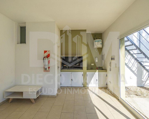 Venta Departamento Dos Ambientes Con Cochera En Banfield.