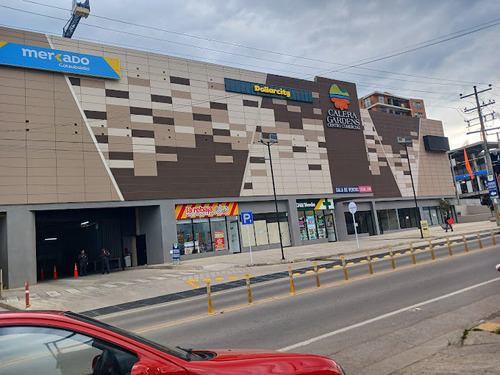 Venta De Local Comercial En El Centro Comercial La Calera.