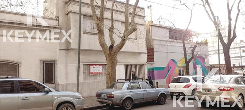 Casa - Excelente Ubicación, A Una Cuadra De Plaza Rocha.