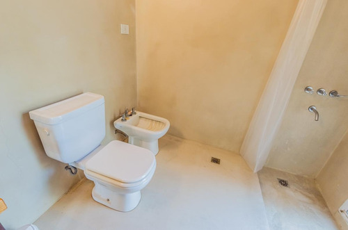 Imagen 18 de 30 de Casa Quinta - En Venta - 6 Ambientes - Con Pileta - Zona Norte