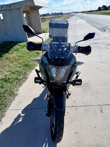 Versys 300