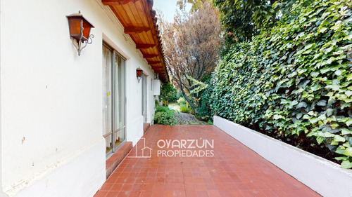 Casa 4 Dormitorios 3 Baños 6 Estac. Con Terreno De 1.334 M²