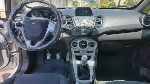 Imagem 6 de 12 de Ford Fiesta Sedan 2016 1.6 16v Se Flex 4p