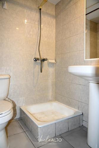 Depto. En Venta 3 Dormitorios Las Condes/ Impecable / Vista