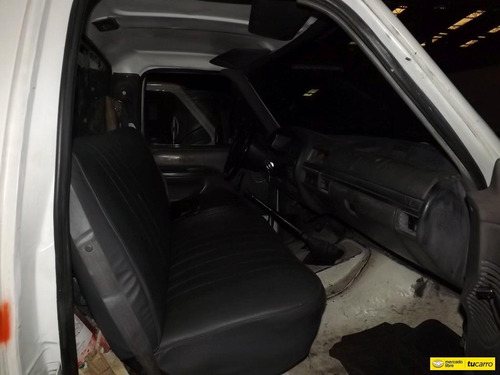 Imagen 4 de 9 de Ford F-350 Cava