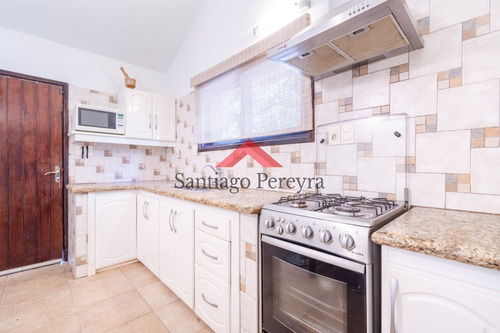 Buena Casa En San Rafael De Cuatro Dormitorios Con Pisicina- Ref: 6467