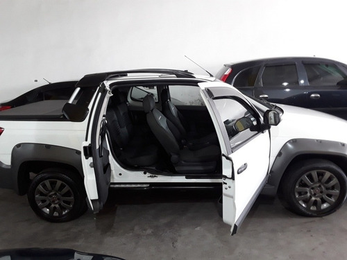 Imagem 7 de 11 de Fiat Strada 2015 1.8 16v Adventure Cab. Dupla Flex 3p