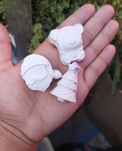 Imagen 2 de 6 de Pack 6 Mini Figuras De Yeso Para Pintar Diseño Navidad
