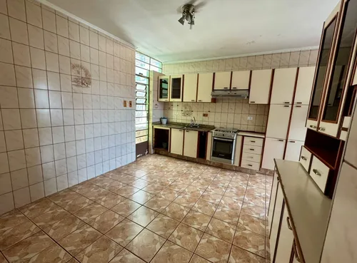 Casa No Centro De Itapevi, Próxima A Estação De Trem, Terminal De Ônibus, Escola E Hospitais