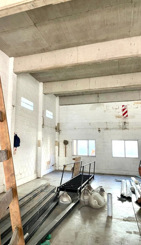 Venta Galpón 400m2 En Villa Martelli