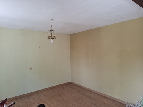 Casa Tipo Apartamento De 2 Dormitorios, Patio Pequeño Para Colgar Ropa.garantía Depósito En Atahualpa