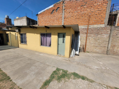 Casa En Venta 4 Ambientes Isidro Casanova