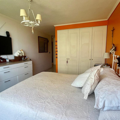 Departamento En Venta De 3 Dorm. 2 Baños En Las Condes