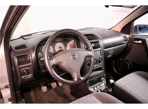 Imagem 7 de 14 de Chevrolet Astra 2.0 Mpfi Comfort Sedan 8v Flex 4p Manual