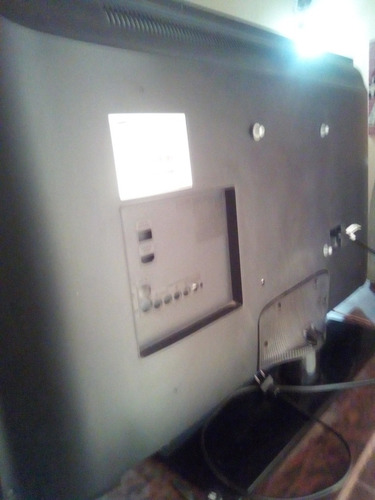 Imagen 3 de 3 de Televisor Samsung De 39 Usado Le Falta Tarjeta De Video