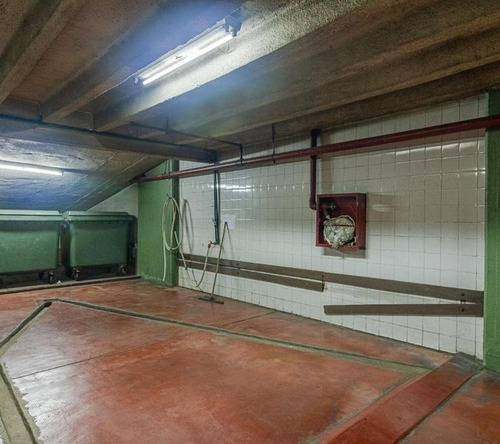 Imagen 5 de 14 de Venta Cochera Grande Cubierta - Edificio Categoría - Seguridad 24 Hs - Retiro