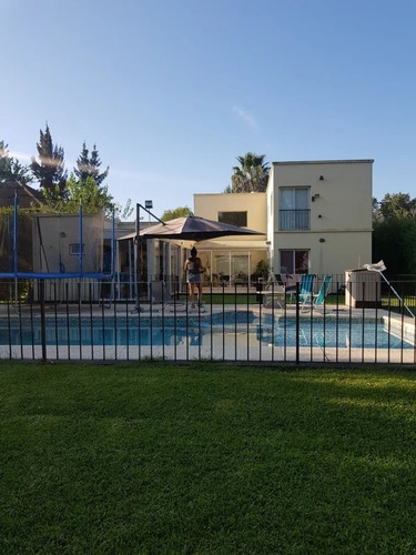 Imagen 9 de 12 de Casa En Venta En Barrio El Lauquen