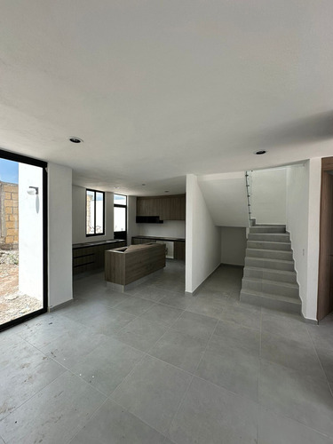 Estrena En Juriquilla San Isidro, Gran Ubicación, Hermosa, 3 Recámaras, Estudio