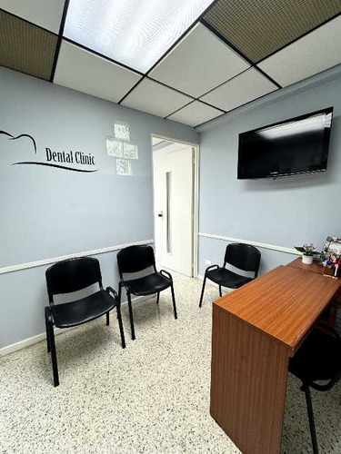 Consultorio Odontologico En Alquiler 29,50 M2- Urb. Santa Fe