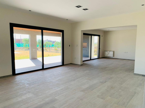 Imagen 13 de 22 de Venta Casa A Estrenar En La Cascada Country Golf