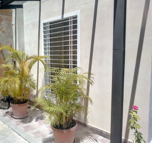 Imagen 12 de 16 de Townhouse En Venta Turmero Palma Segu 0412190156