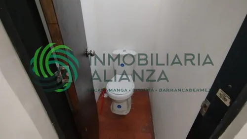 Oficina En Arriendo En Cabecera Del Llano. Cod A11446