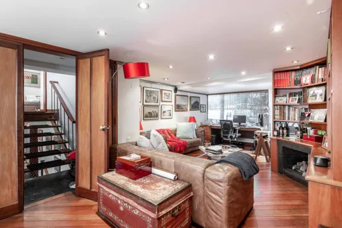 Casa En Venta En Los Rosales. Cod V8293