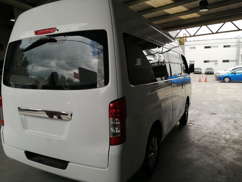 Nissan Urvan 2.5 15 Pas Amplia Aa Mt