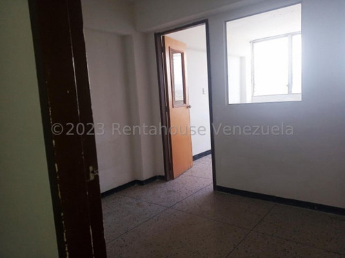 Milagros Inmuebles Oficina Alquiler Barquisimeto Lara Zona Centro Economica Comercial Economico Código Inmobiliaria Rent-a-house 24-8042