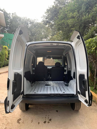 Imagen 6 de 14 de Renault Kangoo 2015 1.6 Aa Mt