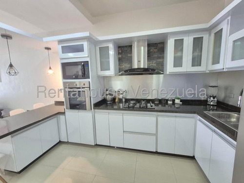 Fredxia Castillo Vende Hermosa Casa Remodelada En Urbanismo Privado De La Mata, Cabudare # 25-10169